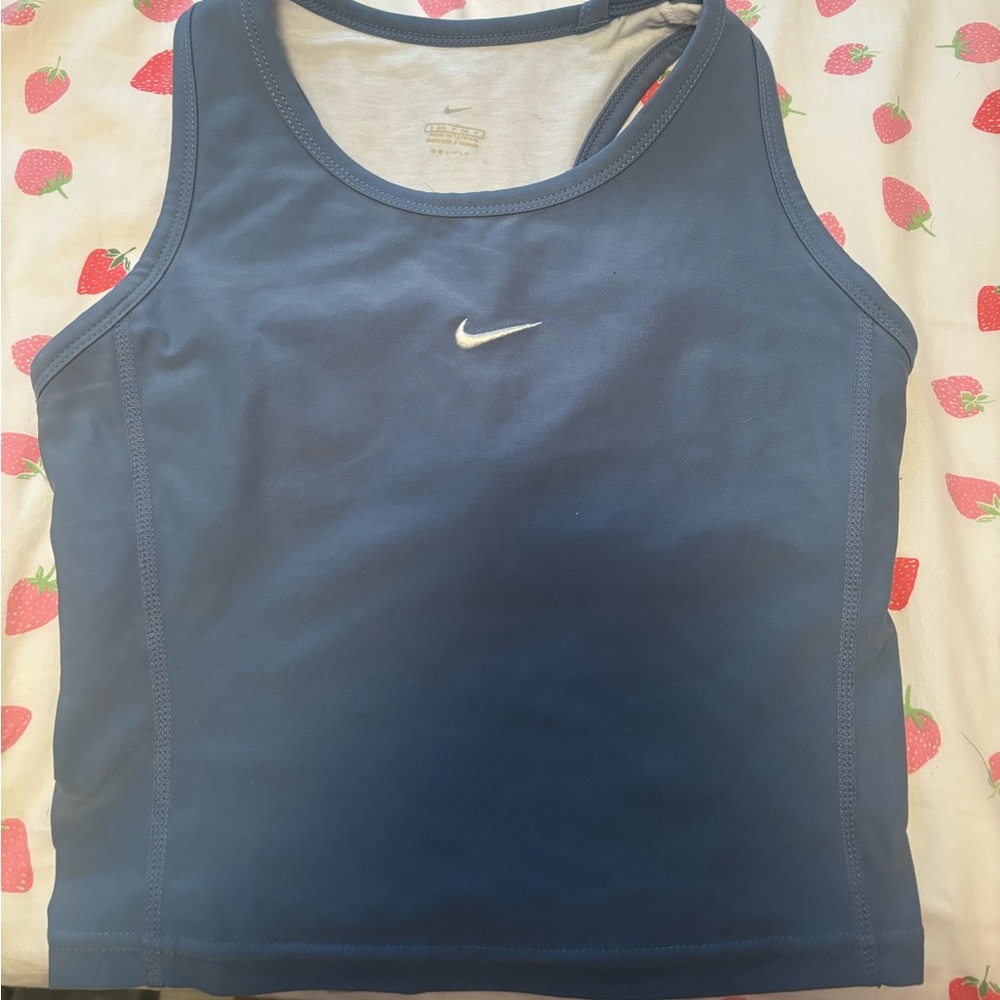Nike cropped work out tank